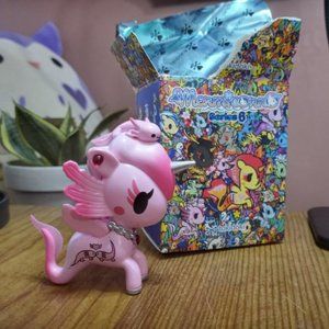 Tokidoki Mermicorno Series 6 "Lottie" axolotl figure